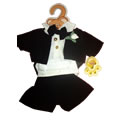 Your teddy will look dashing in this 5-piece tuxedo complete with cummerbund and dickey bow.  The jacket has a small white rose on the lapel for that finishing touch. Perfect for all formal occassions, Weddings, Concerts, Debs Dances